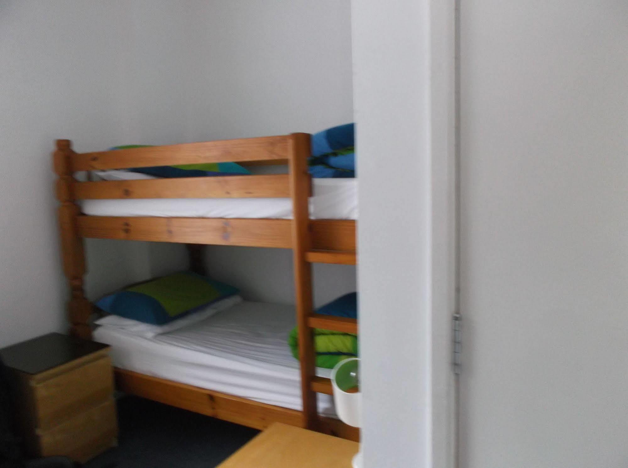 Fairman House Backpackers Bed and Breakfast Londonderry Exteriör bild