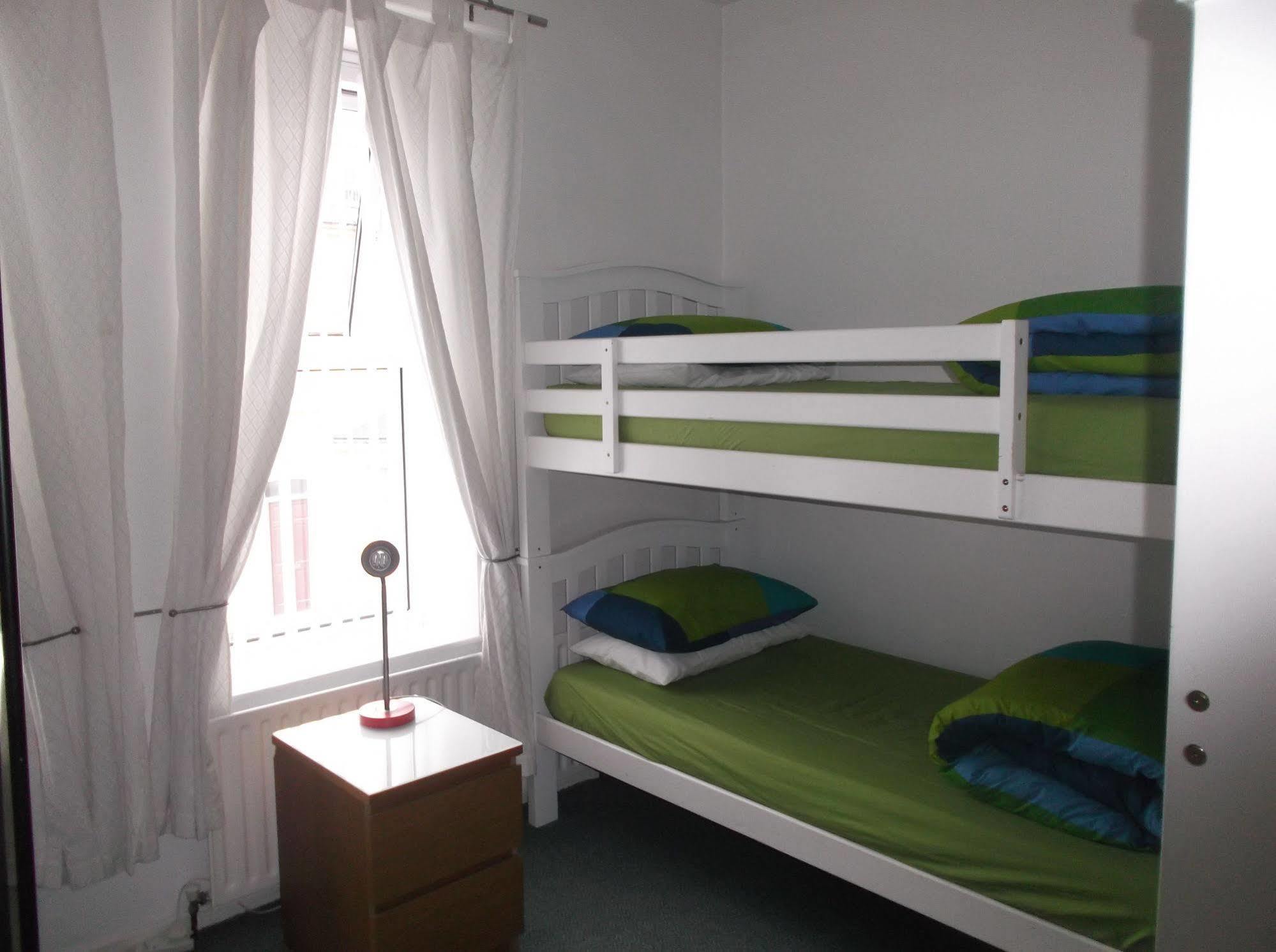 Fairman House Backpackers Bed and Breakfast Londonderry Exteriör bild
